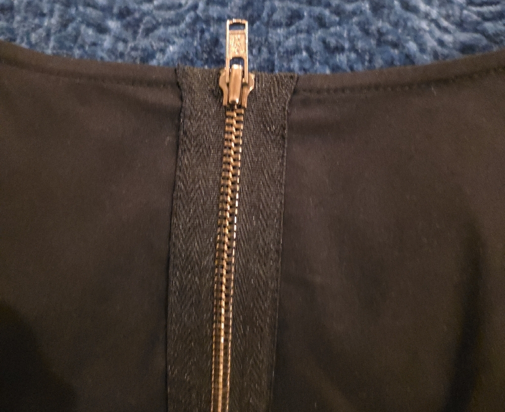 Theory Classic Black Short Sleeve Blouse - Picture 11 of 12